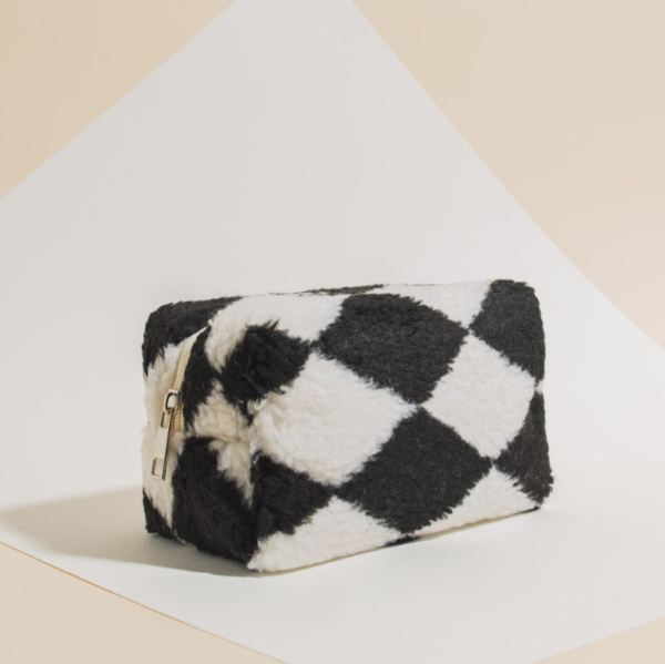Teddy Woman Large Travel Toiletry Pouch Zipper Cosmetic Bag Cute Checkered Fashionable Velvet Leather Logo Letter Makeup Bag - صورة 3