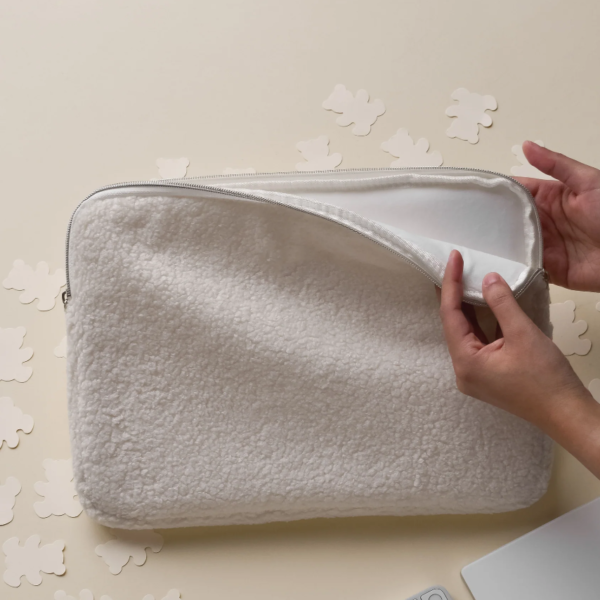 Teddy Quilted Puffer Laptop Case Sleeve Bag Business Style Slim and Soft Made of Leather Felt and Polyester - Bild 5