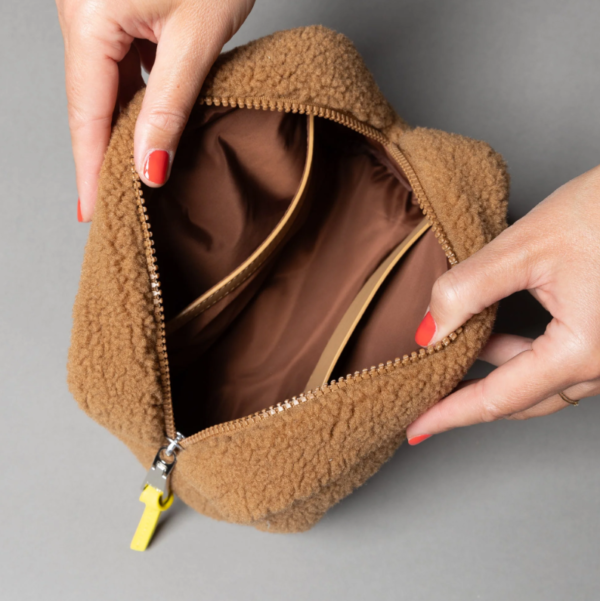 New Arrival Travel Teddy Makeup Bag Cosmetic Storage Bag Furry Hand Bags - 画像 6