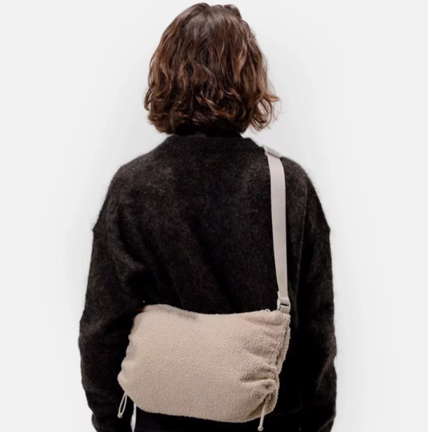 New High-street Women Teddy Shoulder Bag Light Weight Sherpa Puffer Tote Bag - 画像 5