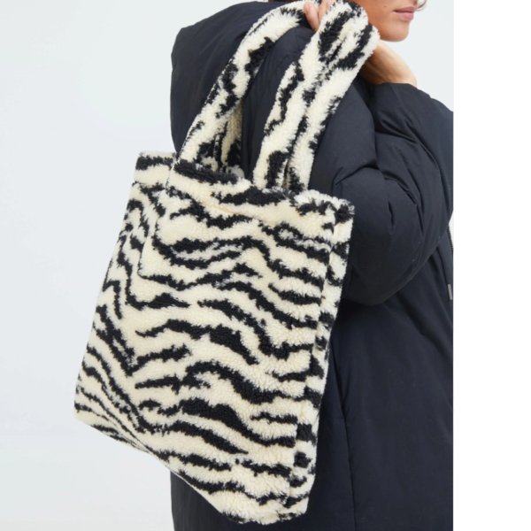 High-street Fabulous New Collection Teddy Cloth Handbags Soft and Comfortable Winter Shopping Bag - صورة 4