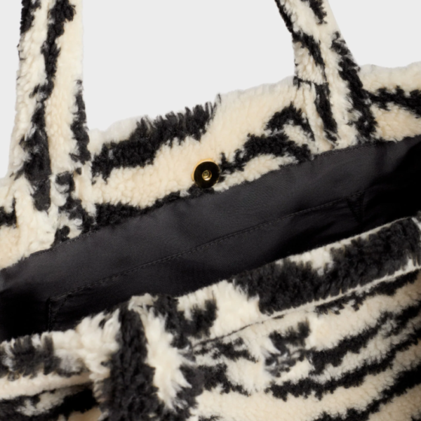 High-street Fabulous New Collection Teddy Cloth Handbags Soft and Comfortable Winter Shopping Bag - صورة 5