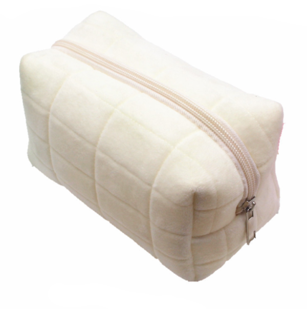 Soft Quilted Puffy Plush Makeup Orange Pink Makeup Bag Personalised Fabric Letter Patches Pouches