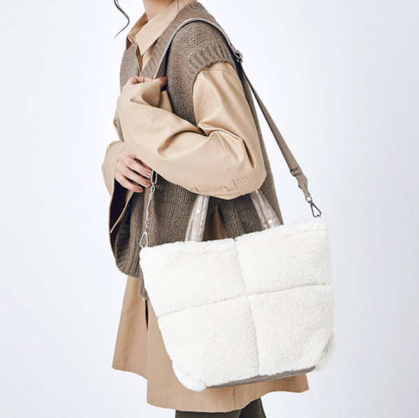 Custom Faux Fur Shoulder Shopping Bag for Women Teddy Tote Bag - 영상 6