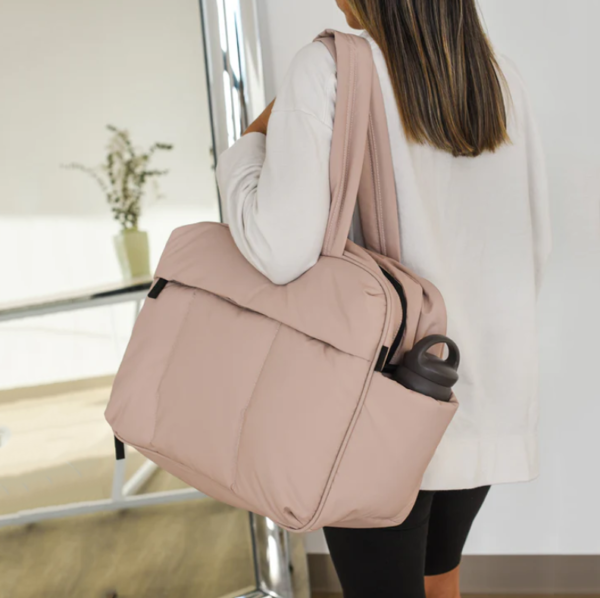 Quilted Duffle Bags Large Capacity Monogram Travel Bag With Leather Strap - Image 3