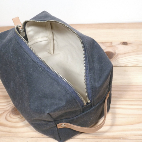 Custom Travel Waxed Canvas Leather Toiletry Bag Cosmetic Bag - Image 5