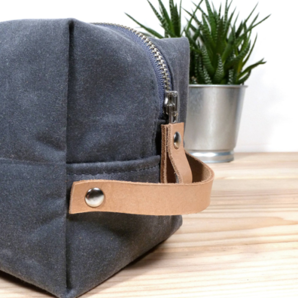 Custom Travel Waxed Canvas Leather Toiletry Bag Cosmetic Bag - Image 6