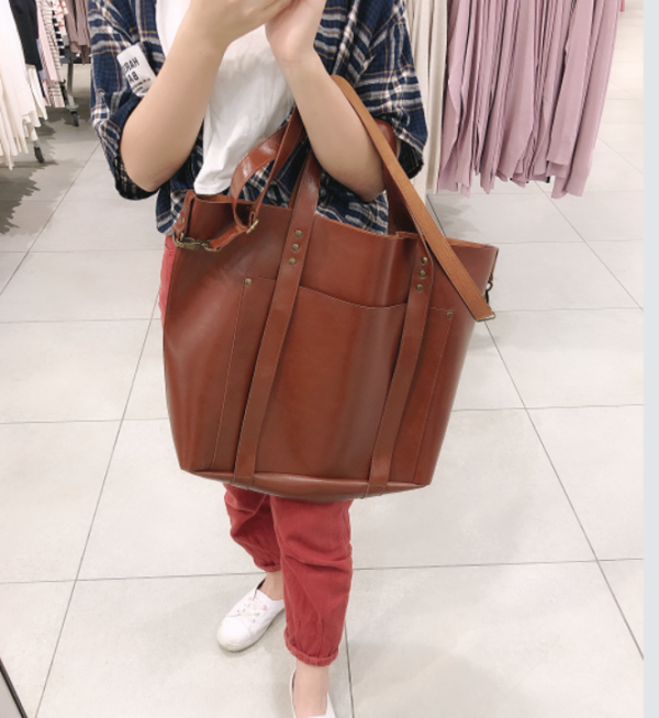 Brand New Leather Beach Tote Bag Have Straps to Hold Hat - Image 3