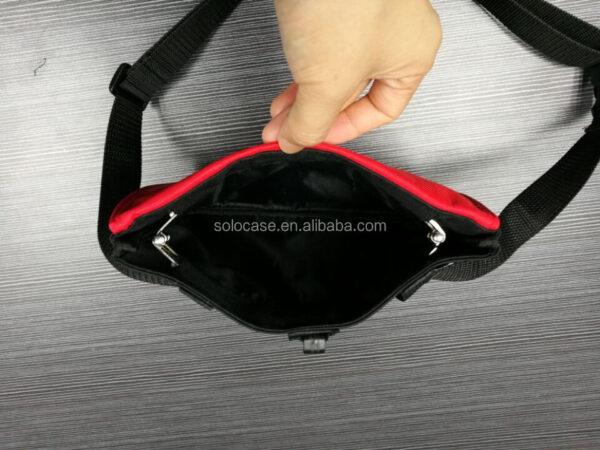 Easy Open-Close Waist Bag for Dogs with Spring Hinge Special Purpose Case - 영상 6