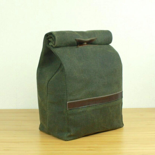 Waxed Canvas Cooler Bag with Metal Clasp for Lunches and Beverages - Bild 3