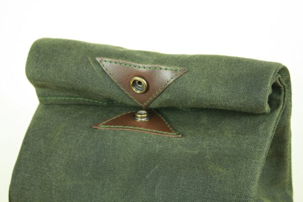 Waxed Canvas Cooler Bag with Metal Clasp for Lunches and Beverages - Bild 5