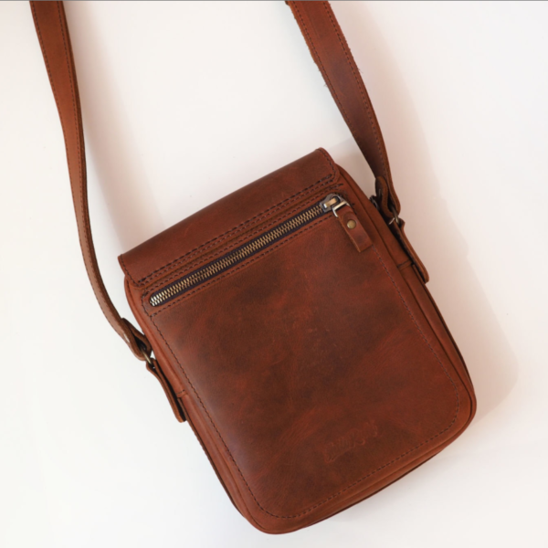 Small Crossbody Leather Tablet Bag for iPad Men's Messenger Bag - 영상 4