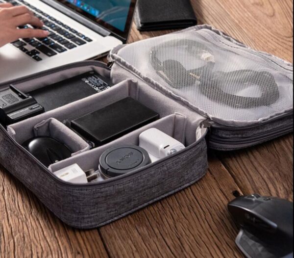 Waterproof Cable Storage Bag for Travel Organization of Charging Cable for Cell Phone or Mini Tablet - Bild 4
