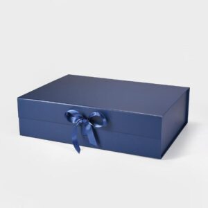 Luxury Large Magnetic Folding Gift Box Ribbon Closures Clothing Packaging Collapsible Gift Boxes