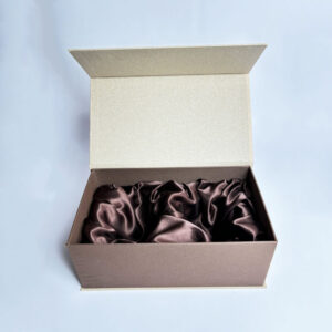 Custom High Quality  Black Magnetism Clamshell Paper Box Gift Box Cosmetic Box