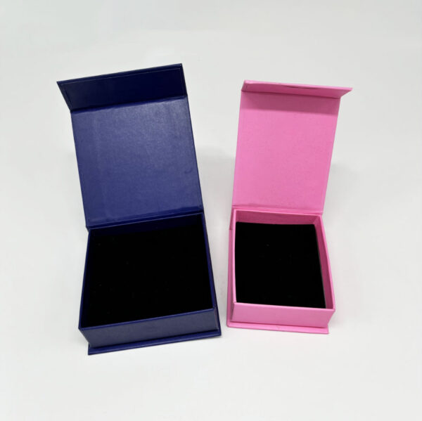 Personalised Sturdy Handmade Gift Set with EVA/foam Insert in a Black Cardboard Magnetic Buckle Box - 画像 5
