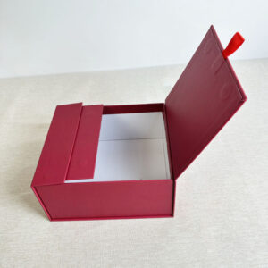 Custom Grace Rigid Magnetic Flip Green Cardboard Cosmetic Essential Oil Bottle Gift Boxes Packaging Box