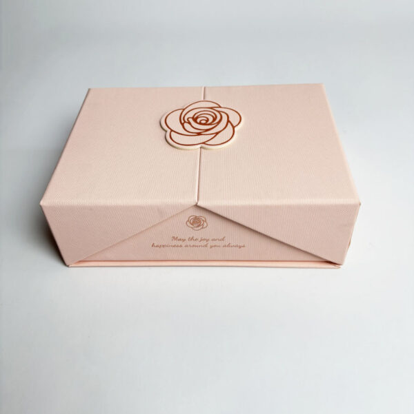 Custom Colorful Magnetic Closure Folding Paper Gift Box for Clothes Cosmetics Packaging with Ribbon - 画像 6