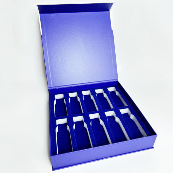 Custom Luxury White Magnet Flap Clothing Paper Box Foldable Magnetic Closure Gift Boxes - Image 6