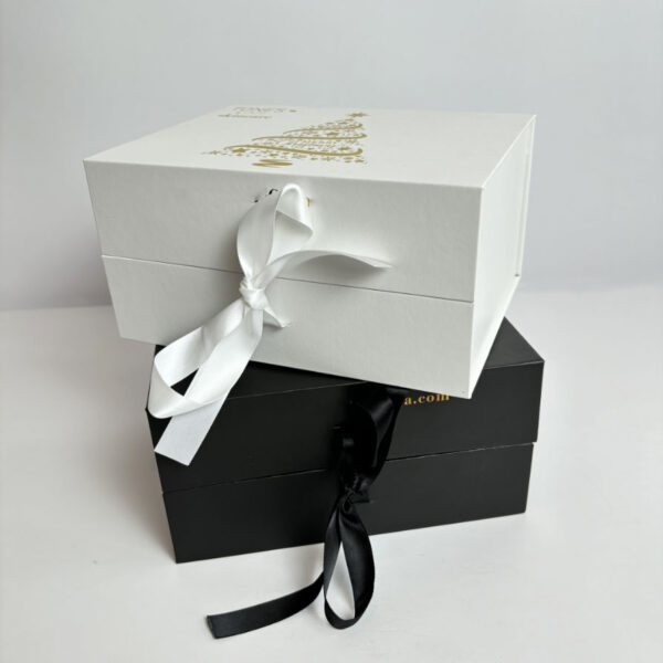 Custom Logo Premium Gift Box Luxury Large Package Cardboard Paper Magnetic Cosmetic Gift Box