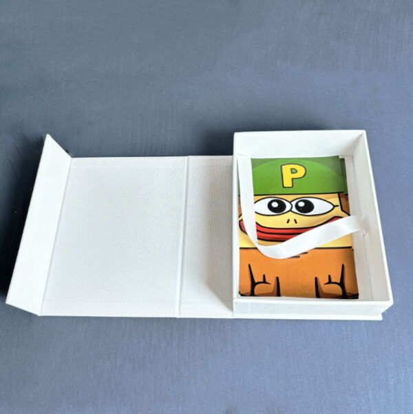 Rigid Gift Box Light Gray Linen Photographer Photo Box Product Paper Boxes Magnetic Paper Case - Image 5