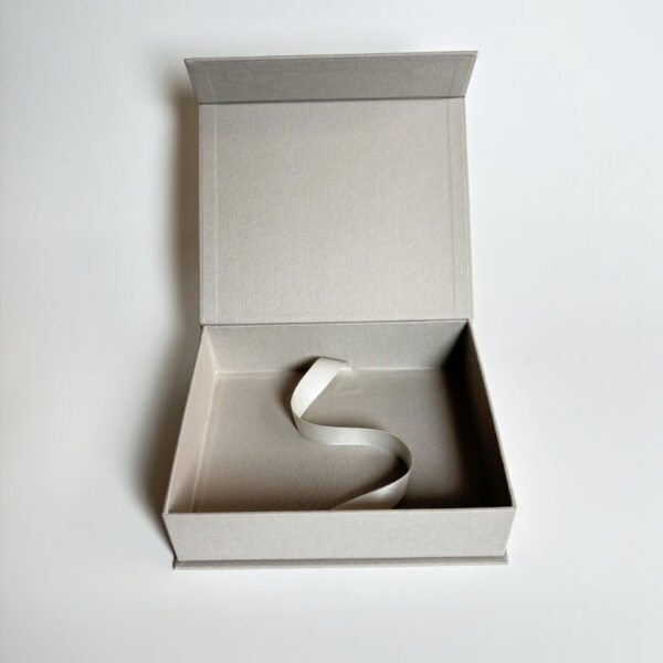 Custom Exquisite Linen 4x6inch 5x7inch Photo Print Box for Photographers Gift Box with USB Slot - 画像 2