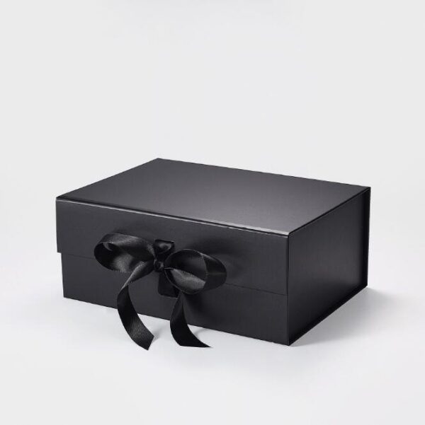 Wholesale Custom Color Foil Stamping logo Printing Christmas eve Magnetism Gift Packaging Boxes