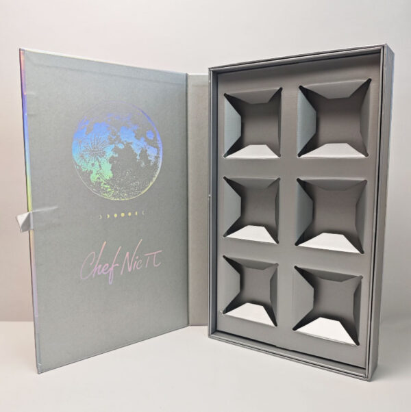 Custom Premium Gilding  Matt Paper Packaging Chocolate Strawberries Candy Box with Divider - Image 6