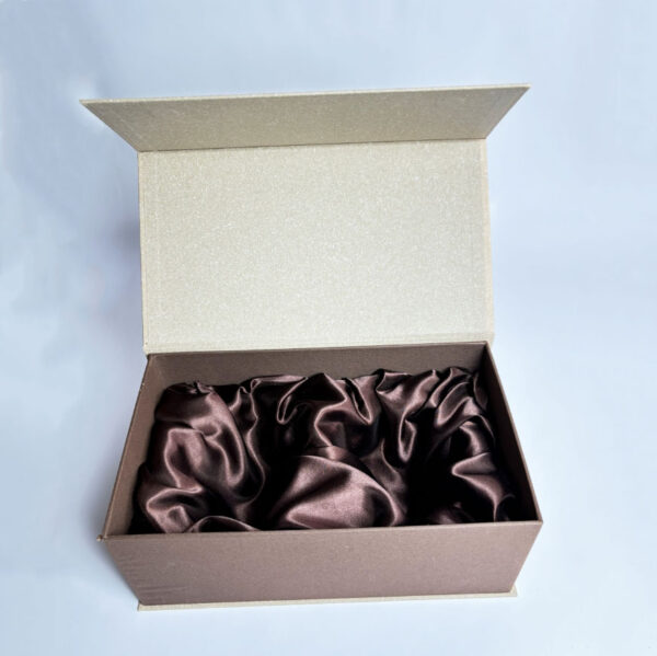 Professional Custom Magnet Folding Paper Flat Pack Box Luxury Skin Care Product Magnetic Gift Box With Magnet Closure - Image 4