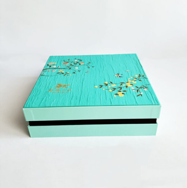 Custom Chocolate Box with Divider Cardboard Gift Box Luxury Chocolate Packaging Boxes