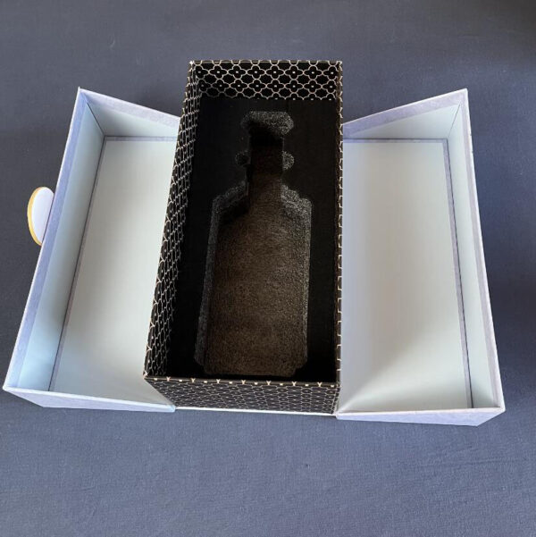 Custom Luxury Color Cardboard Cosmetic Packaging Gift Box With Foam Insert of Double Magnetic Door Open - 画像 5
