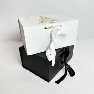 Custom Logo Collabsible Cardboard Hut Handtaschen Schuhgeschenkklappkiste mit magnetischem Verschluss und Band