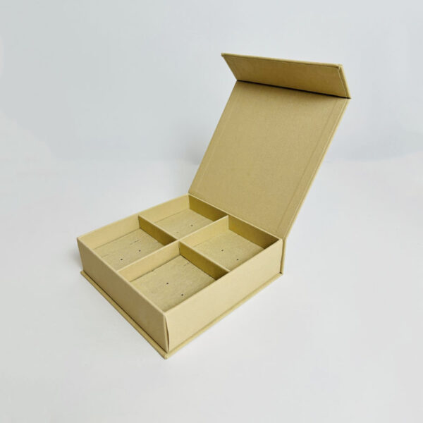 Luxury Packaging Custom Magnet Gilded Clothing Gift Box with Own logo - 영상 4